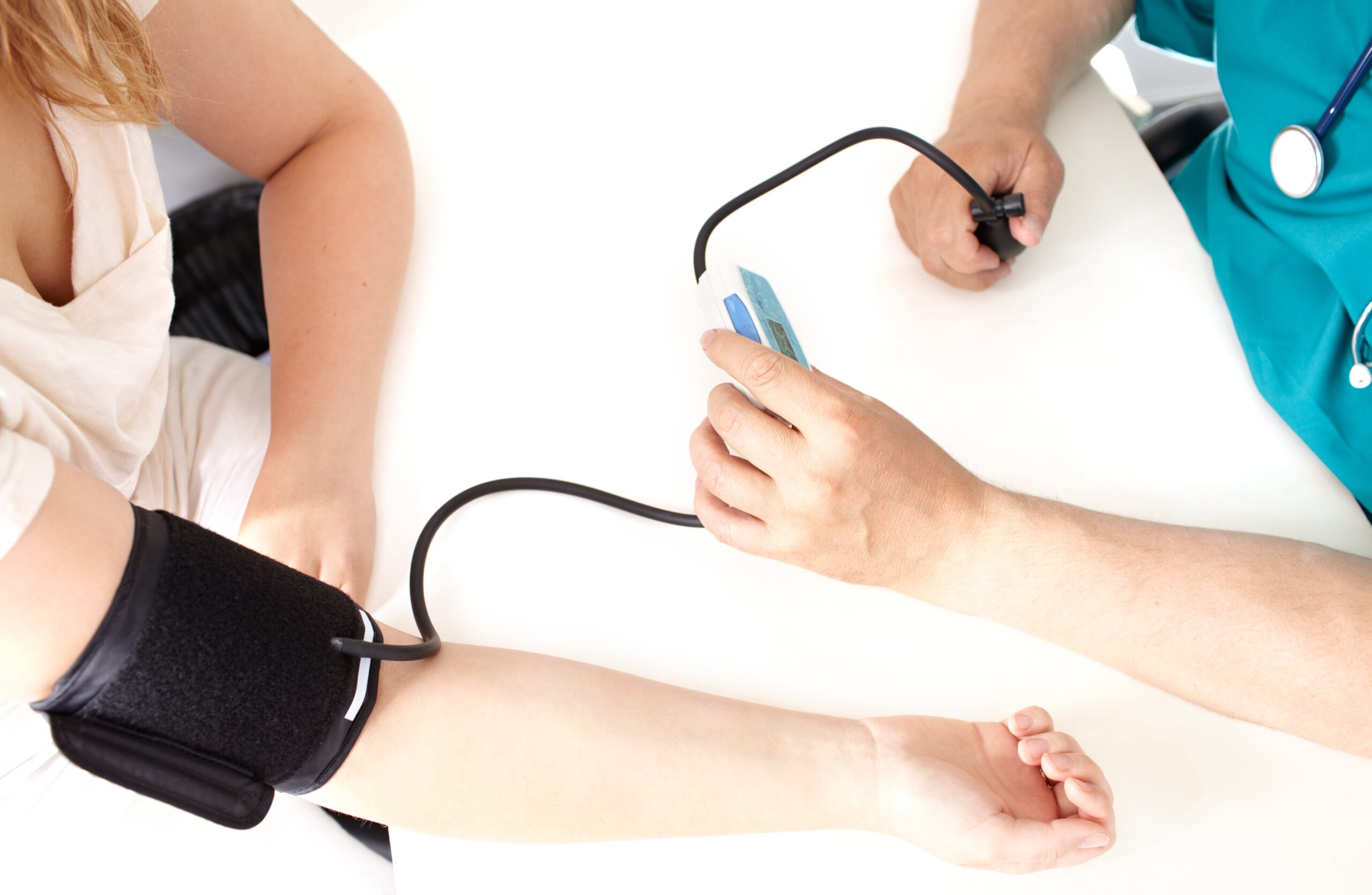 Medir la tensión arterial con el móvil: ¿una práctica fiable? - Bienestando
