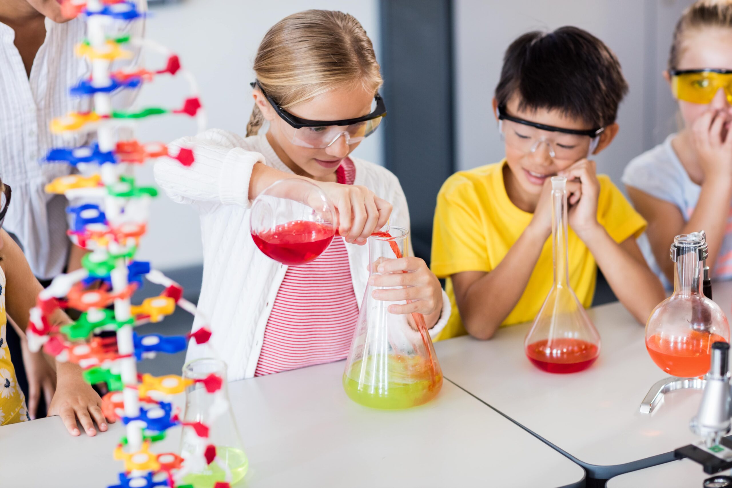 6 maneras de acercar a tus hijos a la ciencia